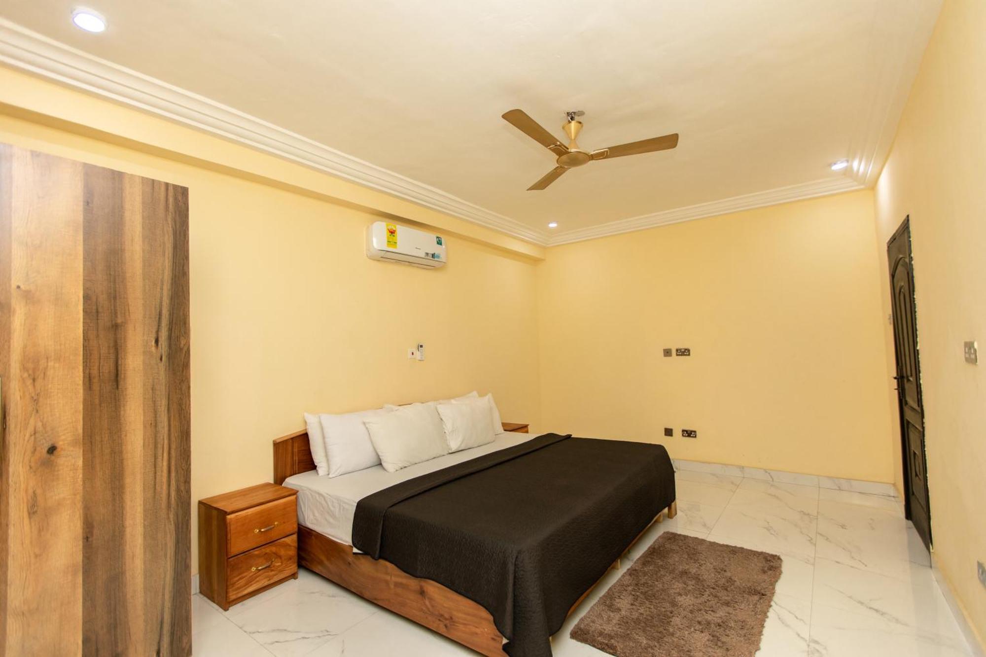 Washington Apartments - Just 25Mins Drive From The Airport Kwashieman Exterior foto