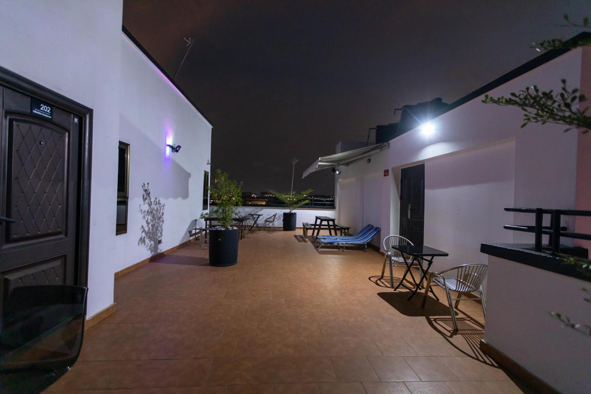 Washington Apartments - Just 25Mins Drive From The Airport Kwashieman Exterior foto