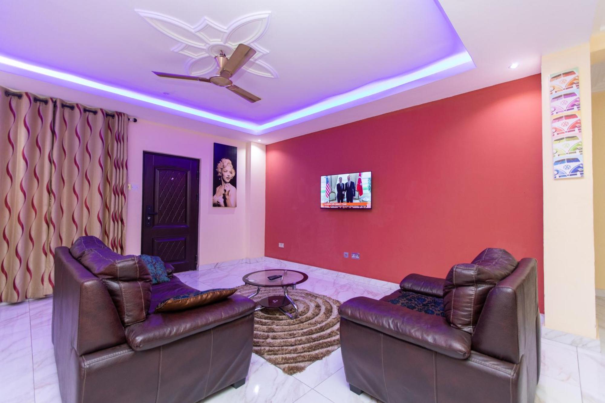 Washington Apartments - Just 25Mins Drive From The Airport Kwashieman Exterior foto