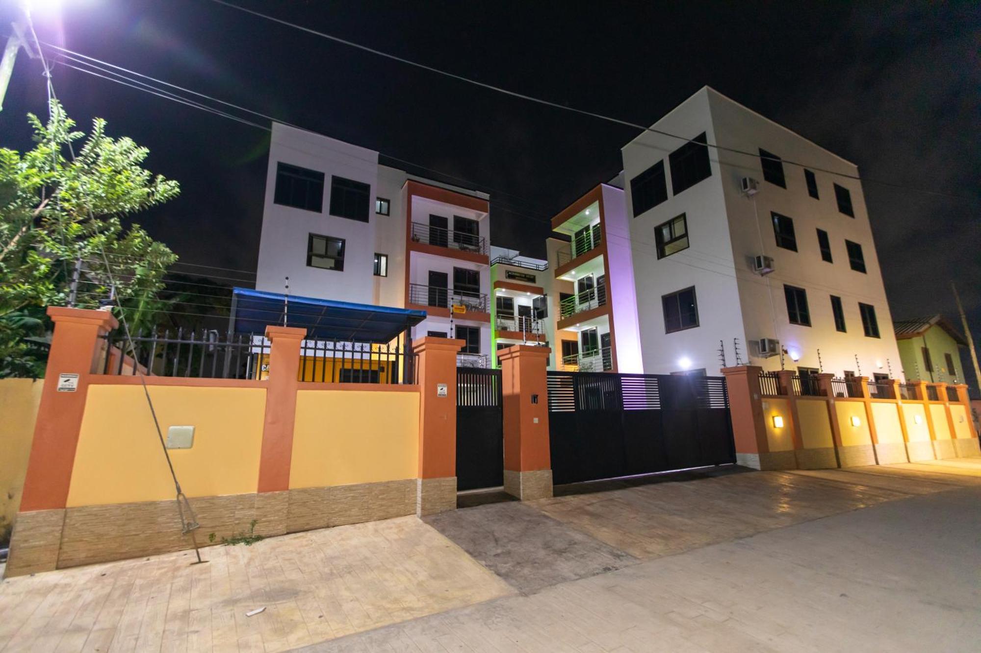 Washington Apartments - Just 25Mins Drive From The Airport Kwashieman Exterior foto
