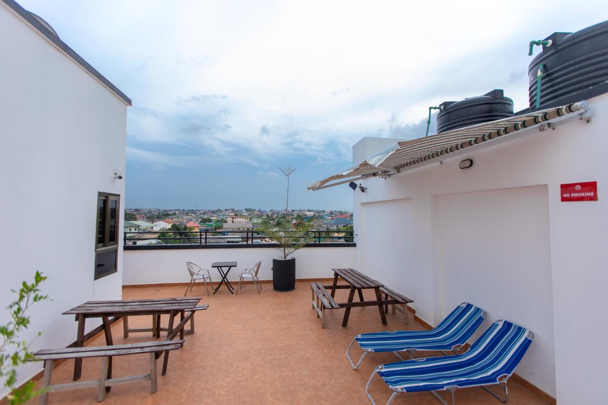Washington Apartments - Just 25Mins Drive From The Airport Kwashieman Exterior foto