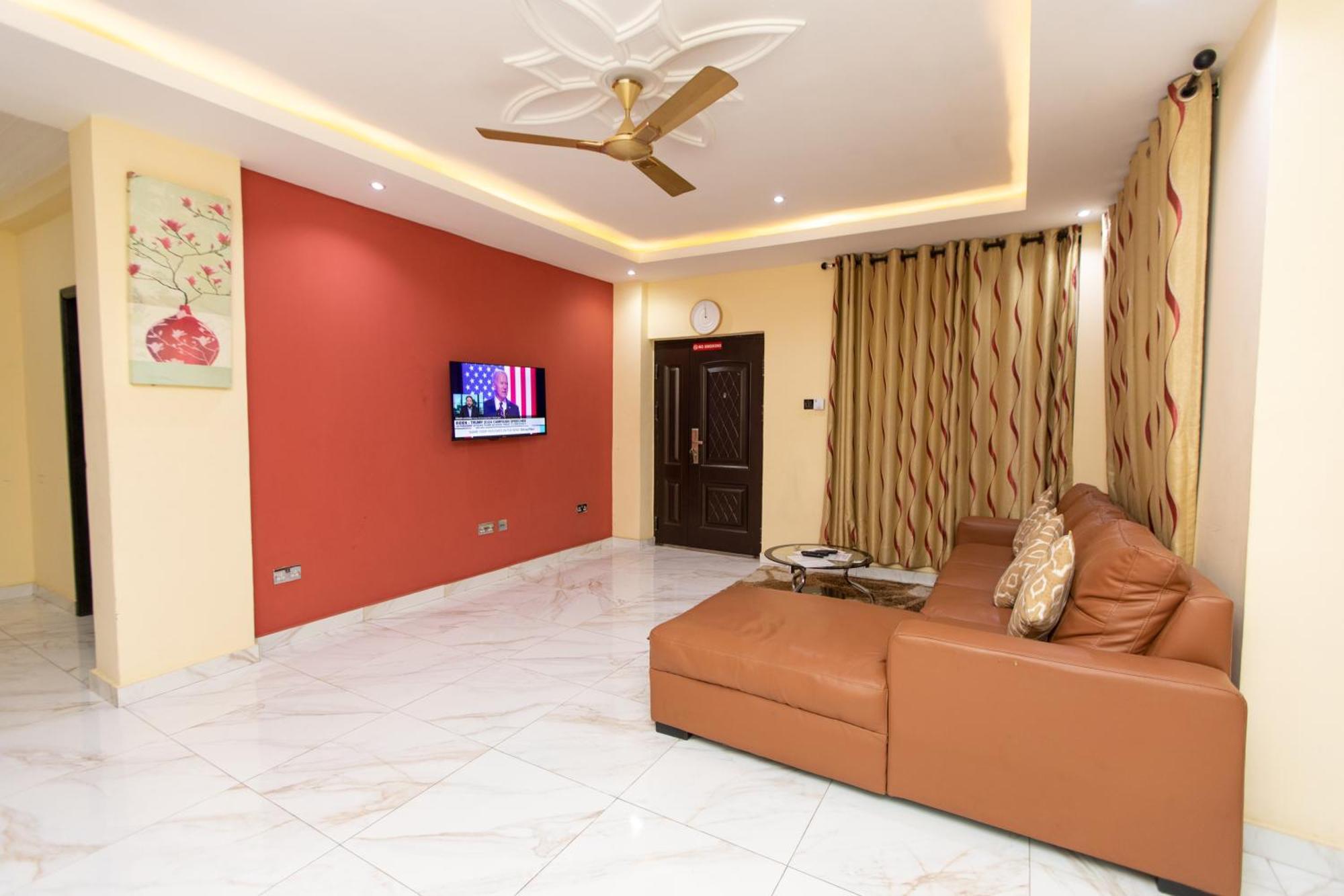 Washington Apartments - Just 25Mins Drive From The Airport Kwashieman Exterior foto